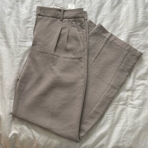 Aritzia Effortless Pant in Taupe and Ivory